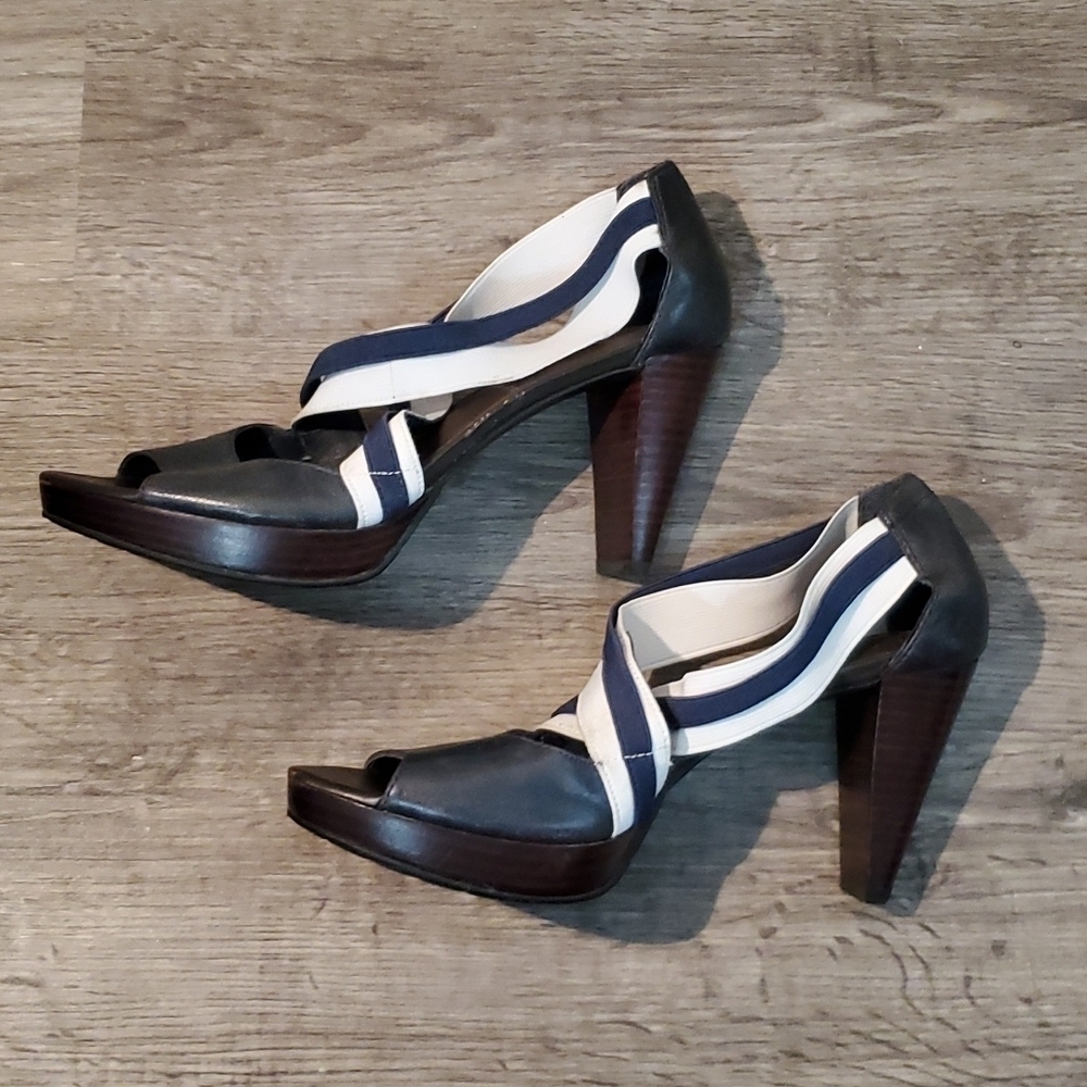 🦋 BLUE AND WHITE STRAP HEELS